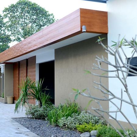 Reddoorz Syariah Plus Near Banyuwangi Airport 外观 照片