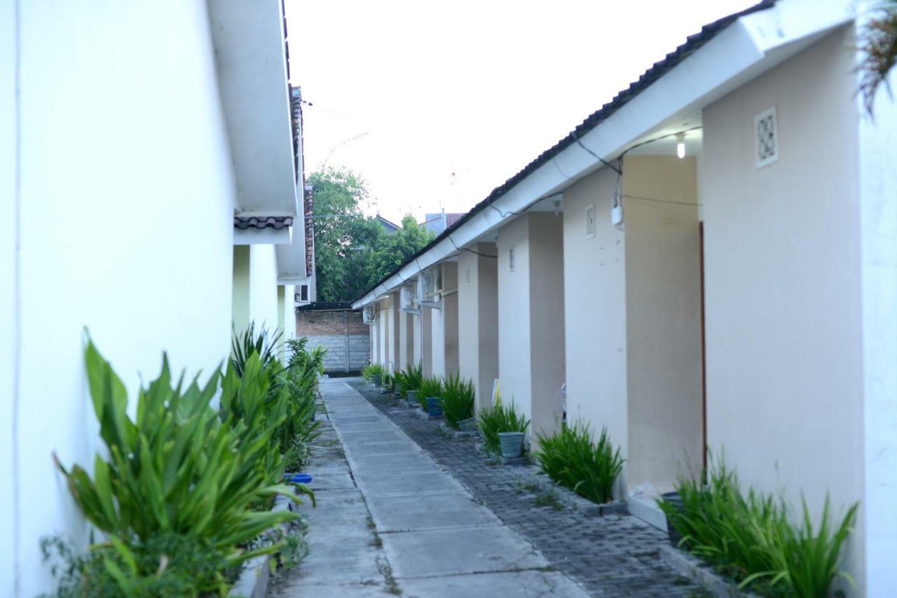 Reddoorz Syariah Plus Near Banyuwangi Airport 外观 照片