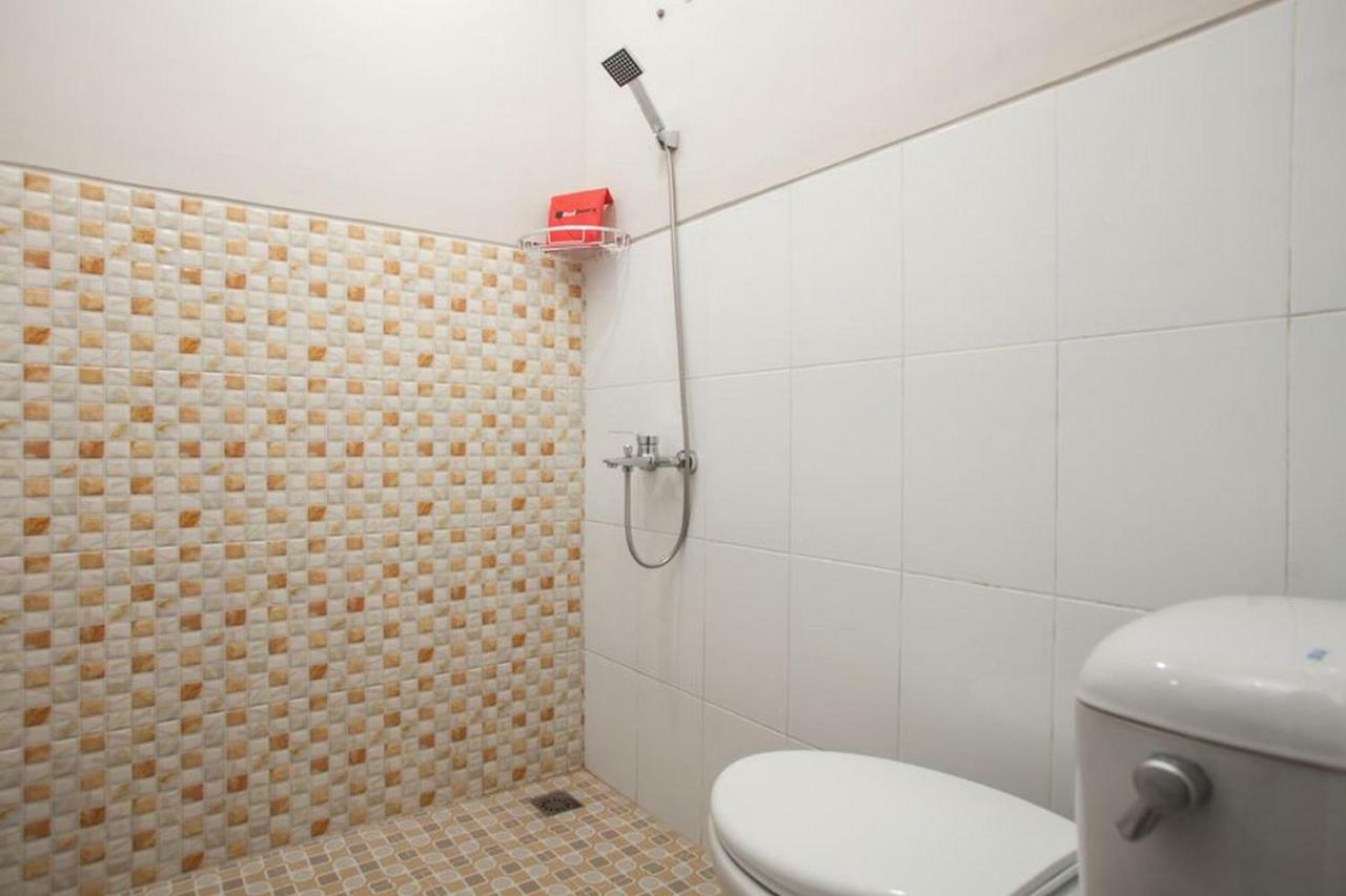 Reddoorz Syariah Plus Near Banyuwangi Airport 客房 照片