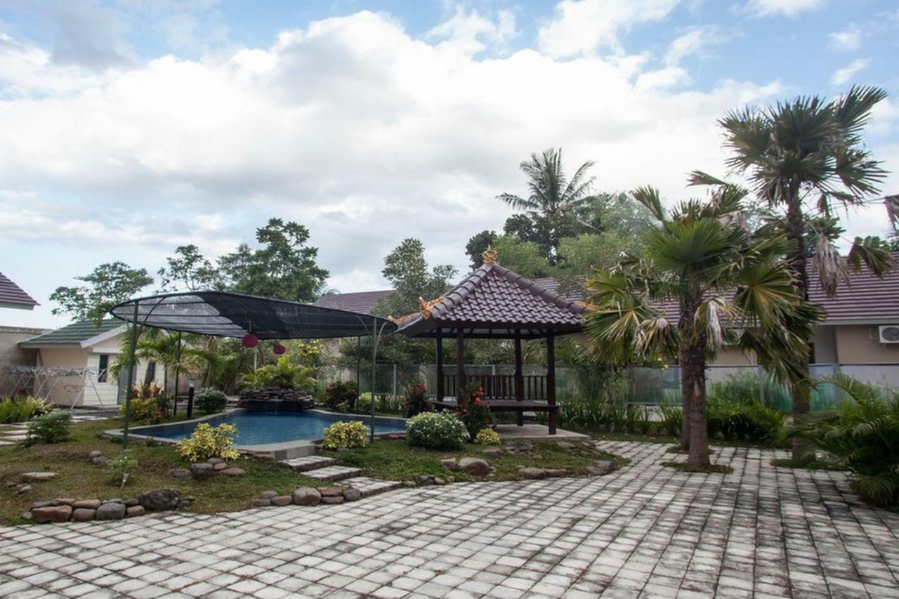 Reddoorz Syariah Plus Near Banyuwangi Airport 外观 照片